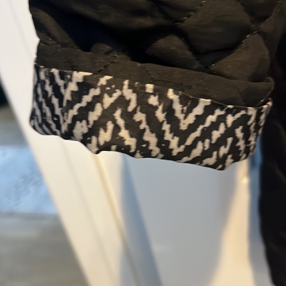 Chicos Lightweight Black Quilted Jacket - image 4